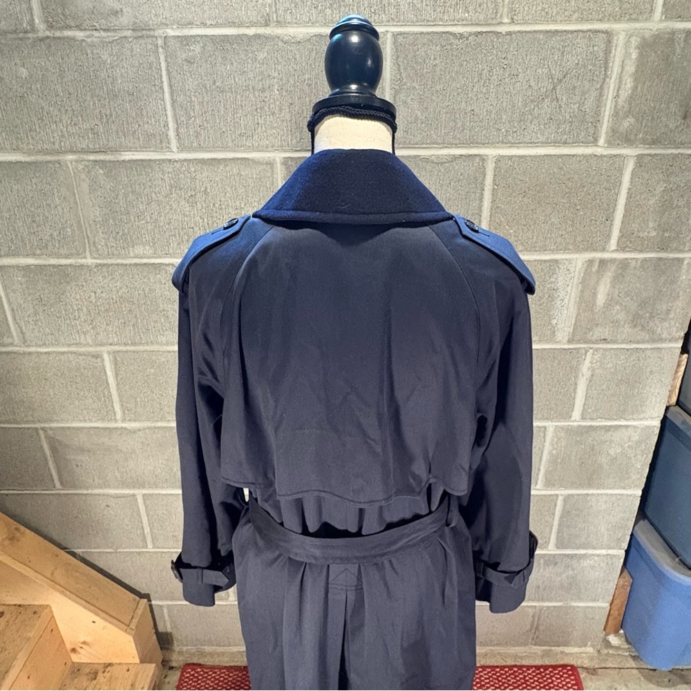 Newport Harbor trench coat for American Airlines. - Picture 7 of 16